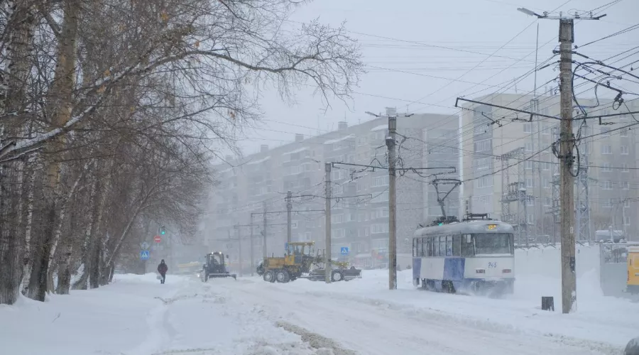 Снова непогода: на смену морозам на Алтай придут метели и сильный ветер