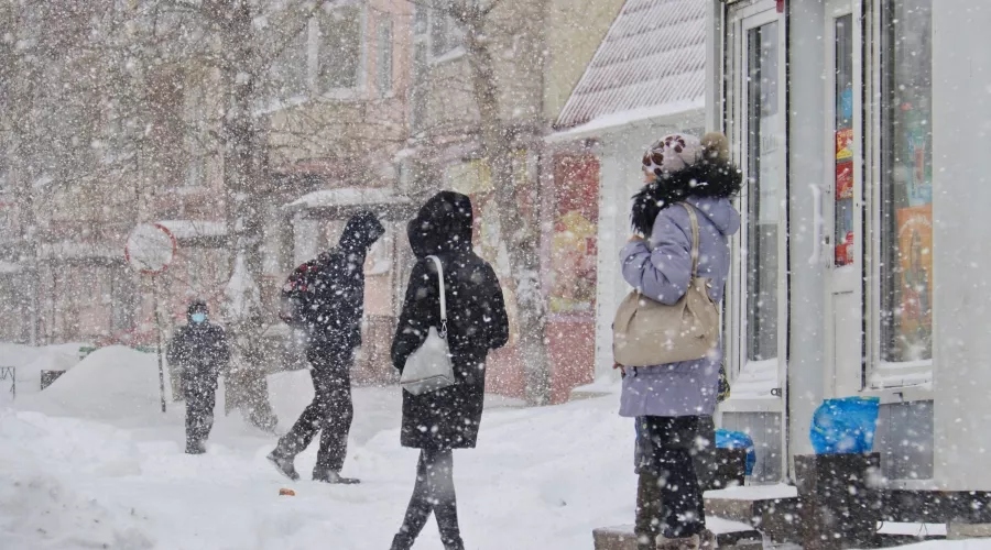 После сильных снегопадов в Алтайский край вернутся морозы 