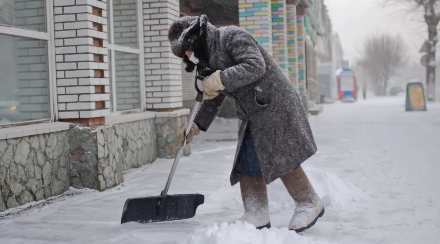 Роструд: к работе на улице в морозы допускаются только здоровые сотрудники 