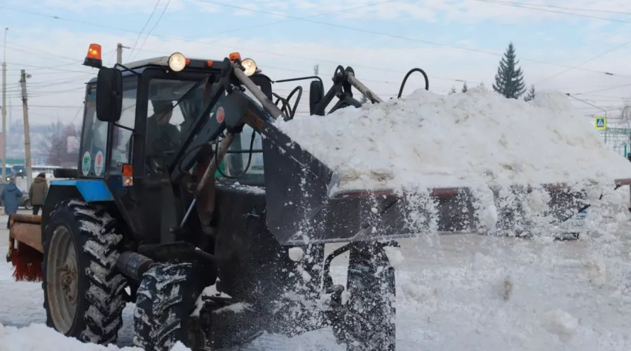 В Бийске проходит проверка по факту несанкционированного складирования снега 