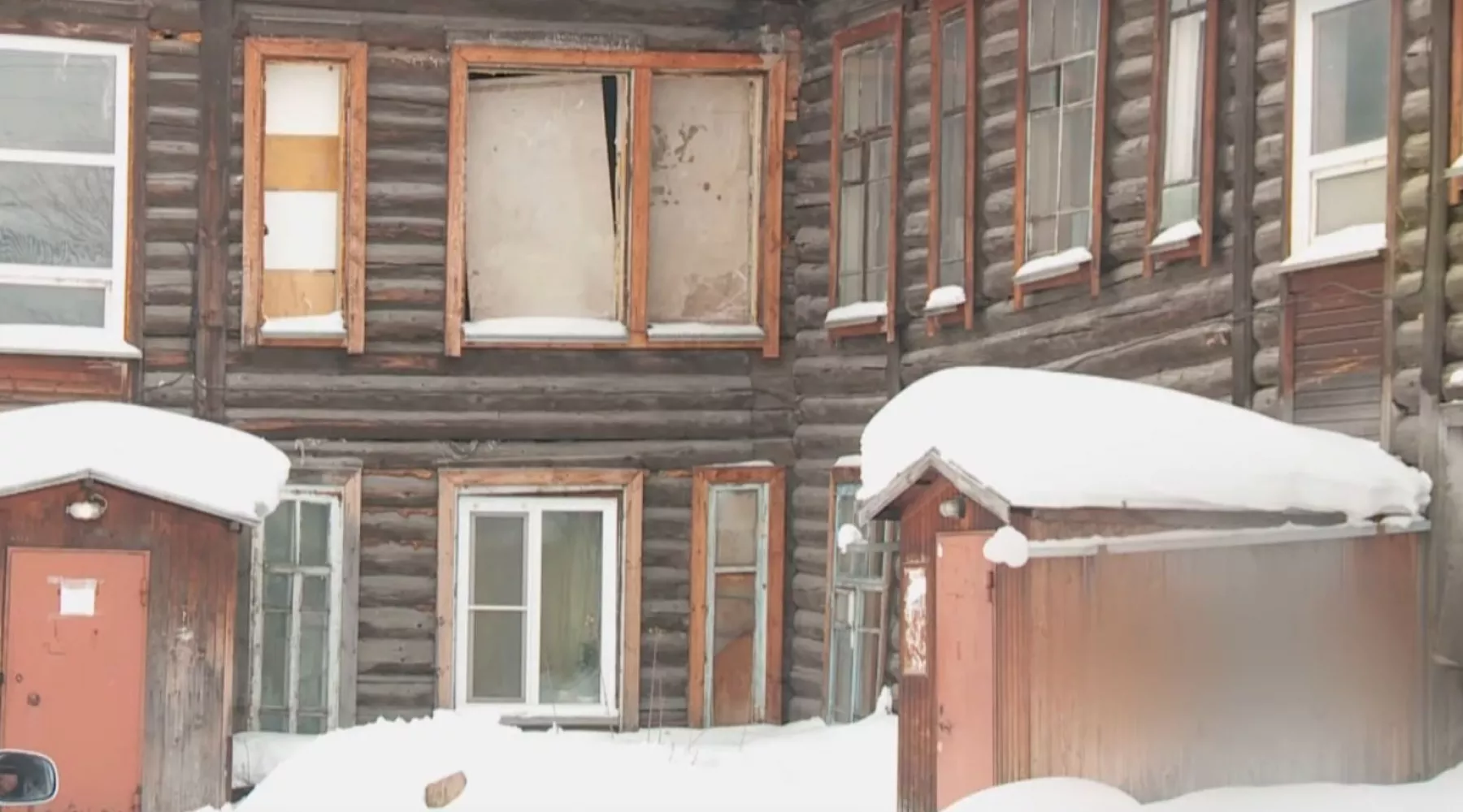 Прокуратура займется вопросом брошенных в аварийном доме бийчанок 