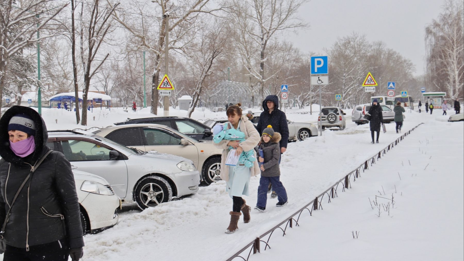 "Везунчики", получившие талон, заходят на приём к врачу не всегда точно по времени