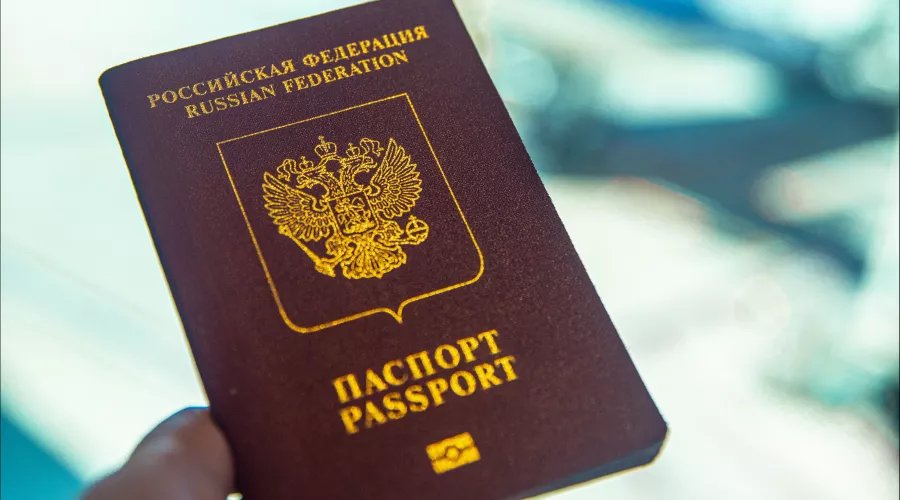 В селе Смоленском бывший начальник УФМС обвиняется в незаконной выдаче паспортов