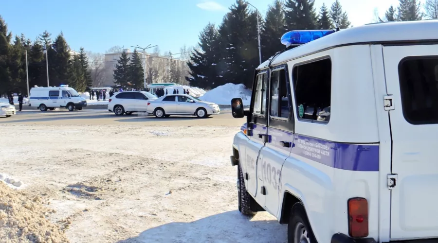 Полицейские в Сибири не приехали на вызов в дом, где убивали девушку