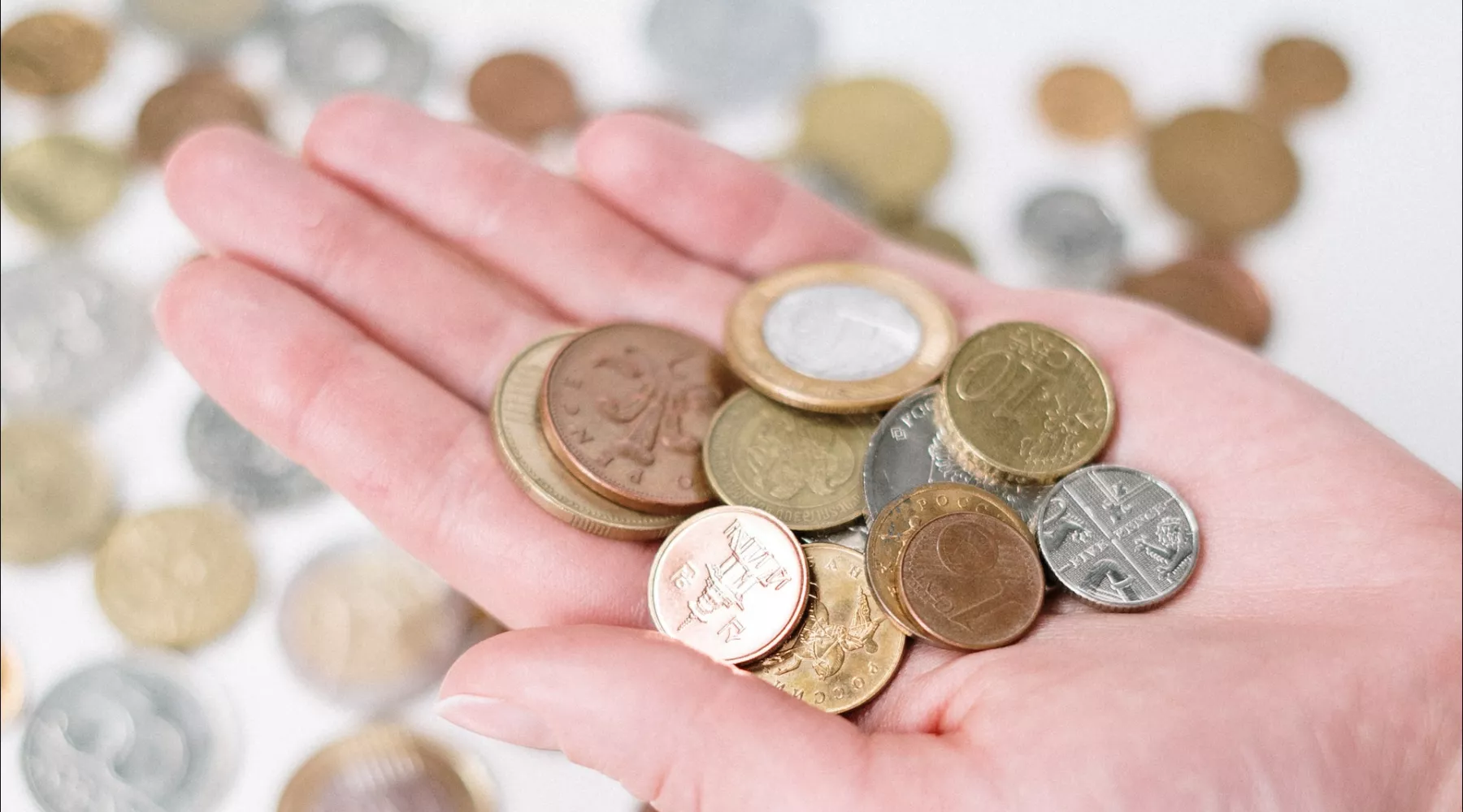 Жителям Алтайского края вновь продлили все социальные выплаты