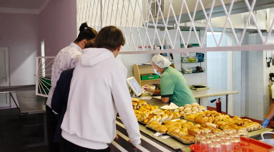 В Минобре Алтайского края прокомментировали опрос о пицце и хот-догах