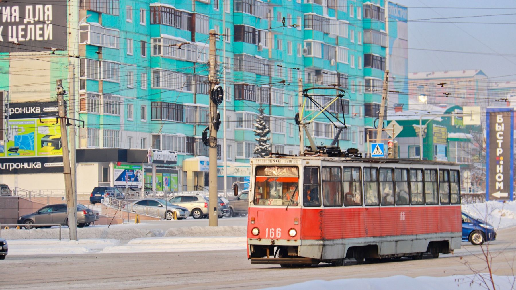 Водителям трамвая приходится проявлять особую бдительность на сложных участках пути