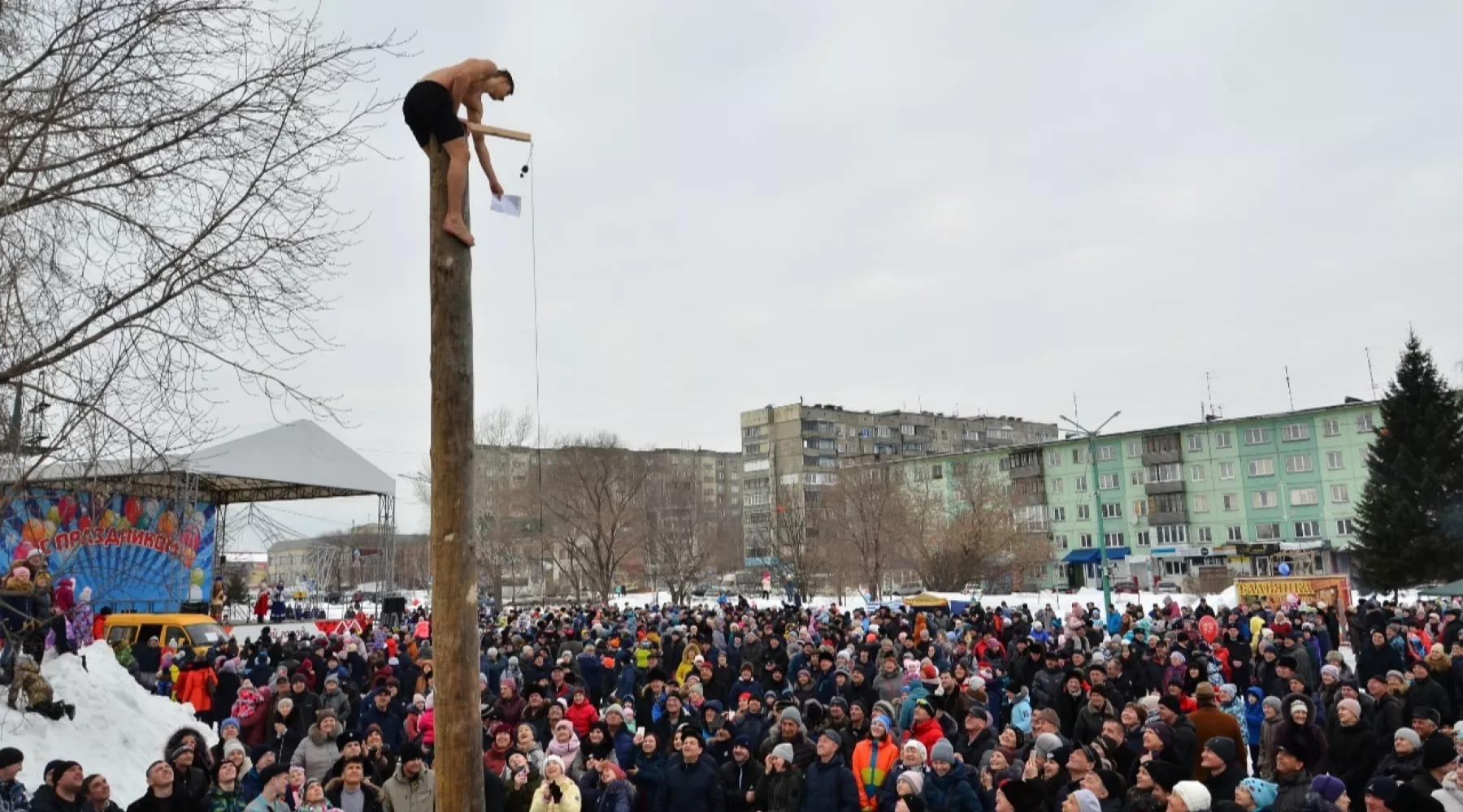 Как и когда в Бийске пройдет Масленица на Петровском бульваре