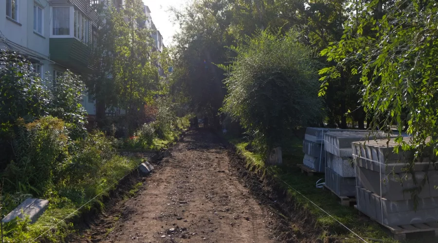 В Бийске ищут подрядчика для ремонта 11 дворовых территорий