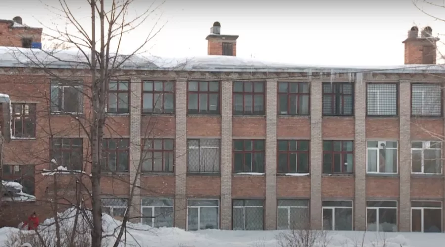 В Бийске приняли решение приостановить учебный процесс в школе №31 