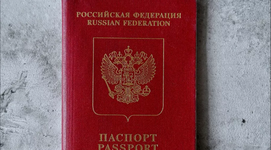 С 2021 года в России планируют начать вводить электронные паспорта