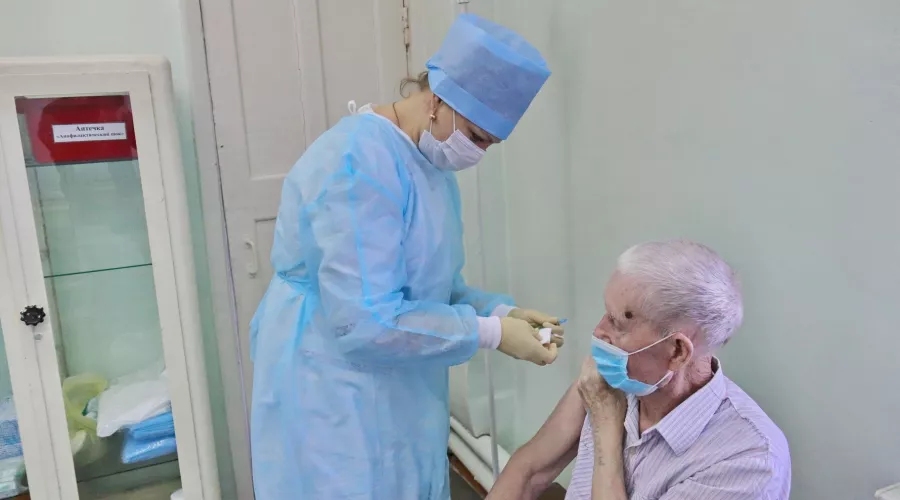 Вакцинация от коронавируса в Алтайском крае снова возобновлена 
