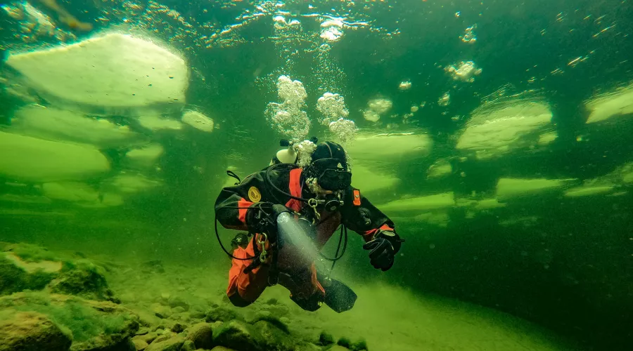 Туристы теперь смогут прогуляться под водой Телецкого озера 