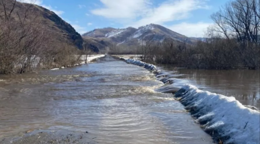 В Алтайском крае ограничено движение по еще одной краевой трассе из-за паводка