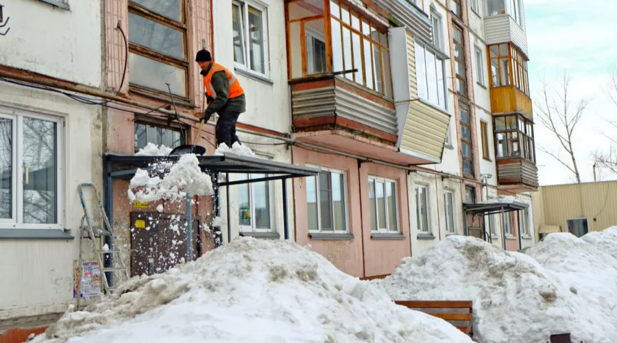 Мэрия Бийска проведет рейды по проверке качества уборки снега и льда