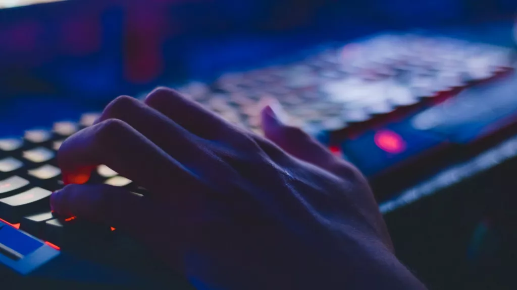 Минпросвещения рекомендовало ограничить использование ИИ в школах - Информационный портал "Бийский рабочий", 14.09.2026