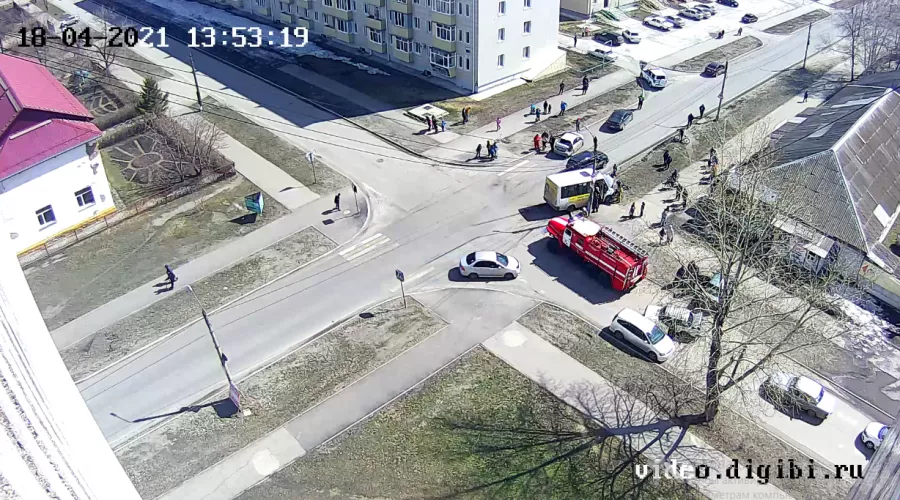 В Бийске на улице Ленинградской произошло ДТП с участием пассажирской «ГАЗели»
