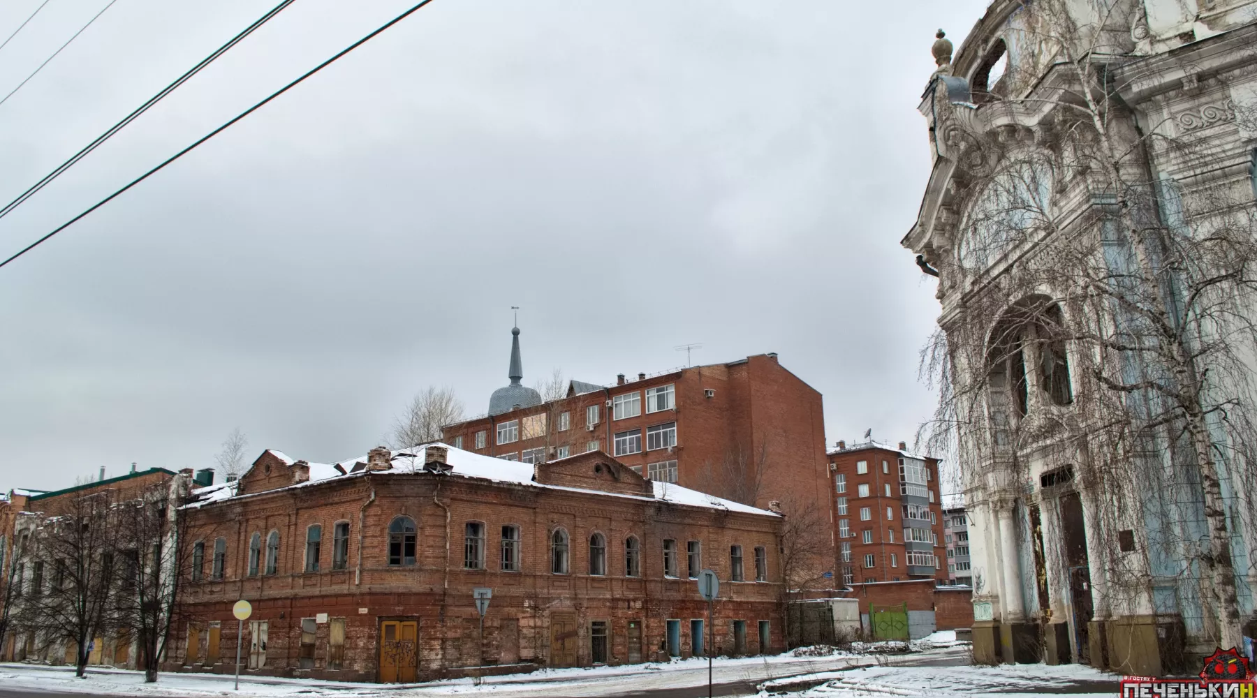 В Бийске произошел пожар в торговом доме купца Хакина в историческом центре