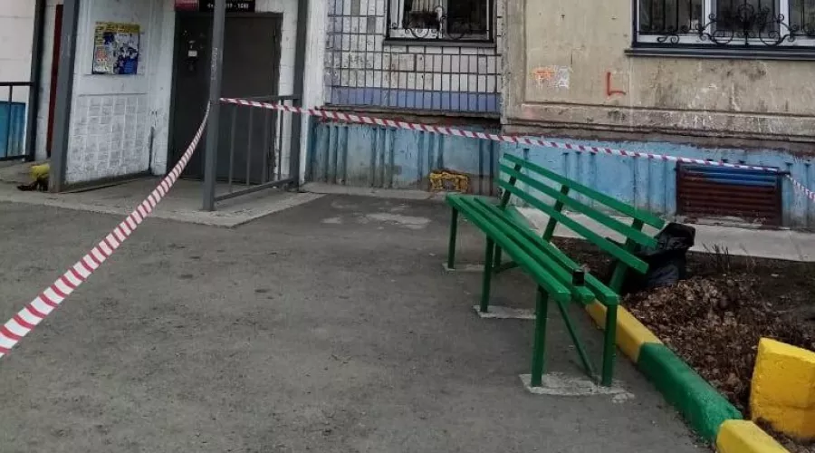 В Восточном районе Бийска школьники у подъезда нашли гранату 
