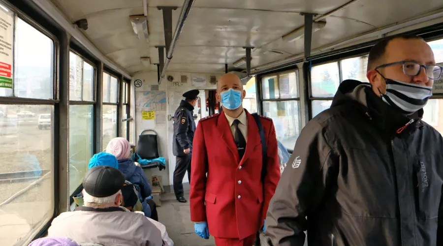 Где маска: Роспотребнадзор проводит в Бийске рейды в городском транспорте и ТЦ