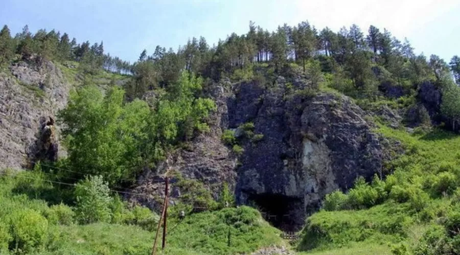 Денисова пещера на Алтае стала особо ценным объектом наследия народов России