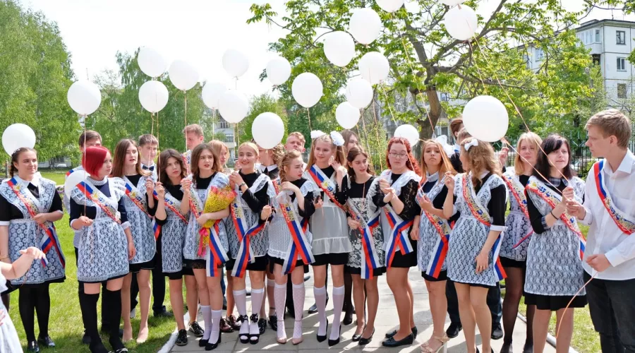 Сами по себе: министр образования Алтайского края рассказал о формате выпускных