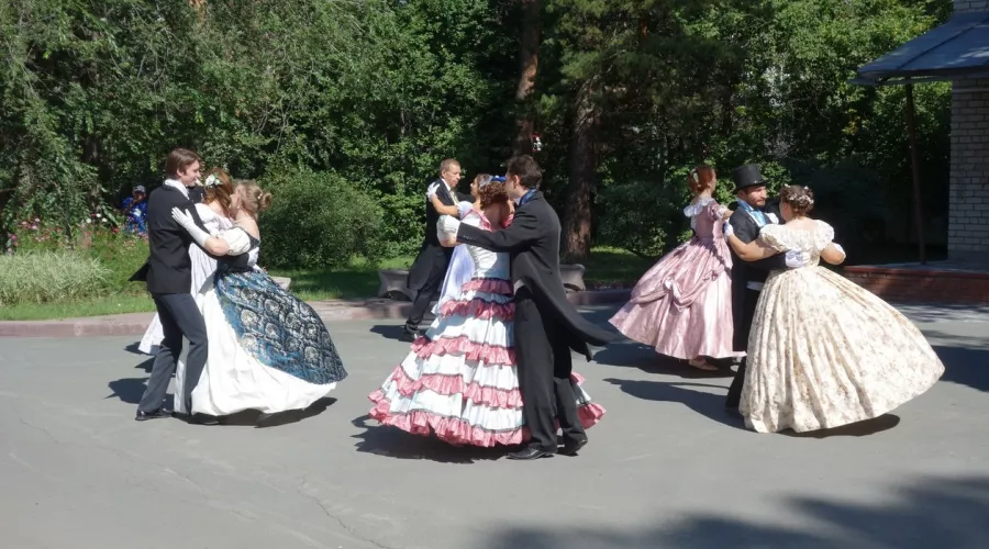 В Пушкинский день в Бийске проведут мастер-класс по бальным танцам 