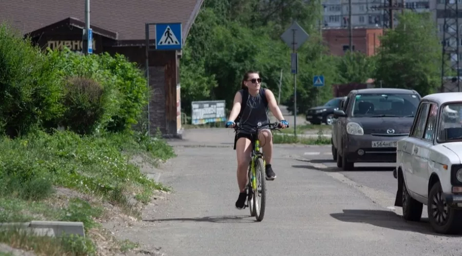 «Такой удар был»: у коммунального моста в Бийске сбили велосипедиста 