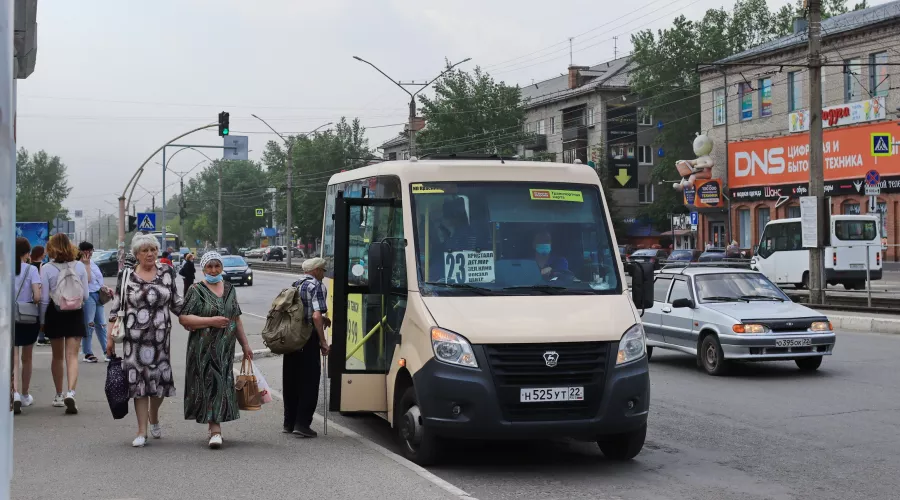 В Бийске сотрудники ГИБДД проверили водителей автобусов