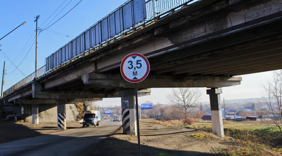 Вопрос появления третьей полосы под мостом на Табачке в Бийске пока не решен