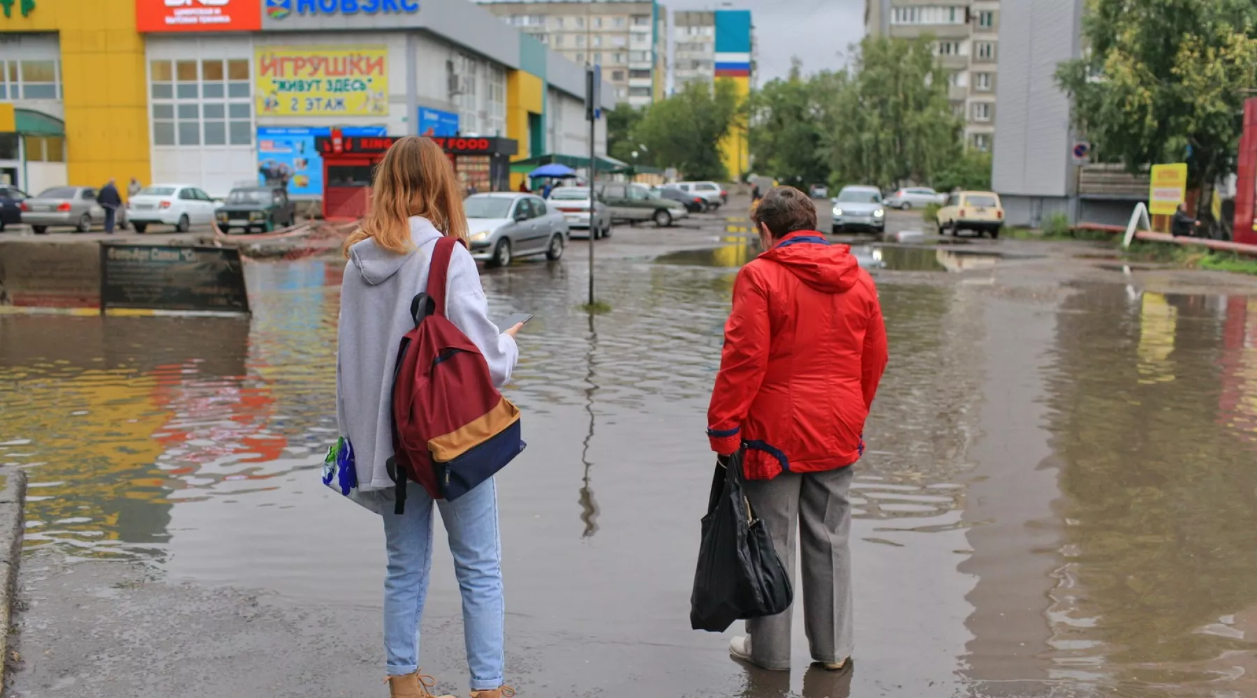 Лужи вернулись: ливневые дожди напомнили Бийску о забытых проблемах 