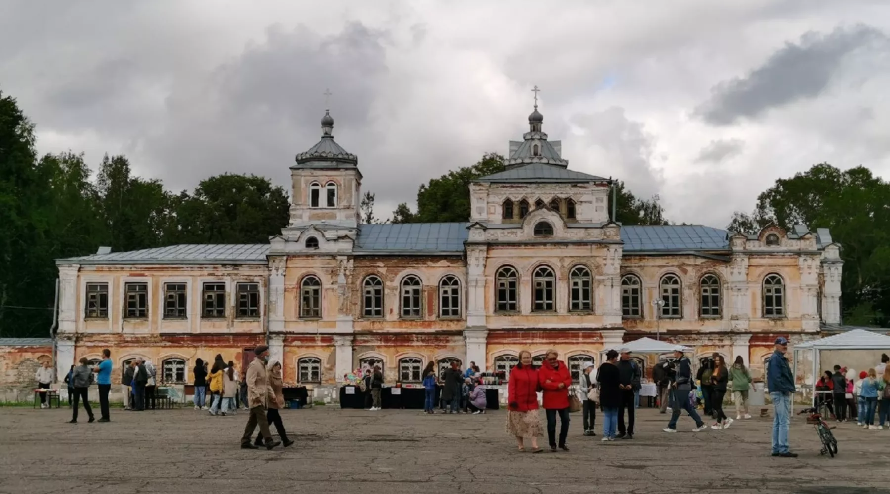 В Бийске на Архиерейском подворье прошел рок-фестиваль «Крылья» 