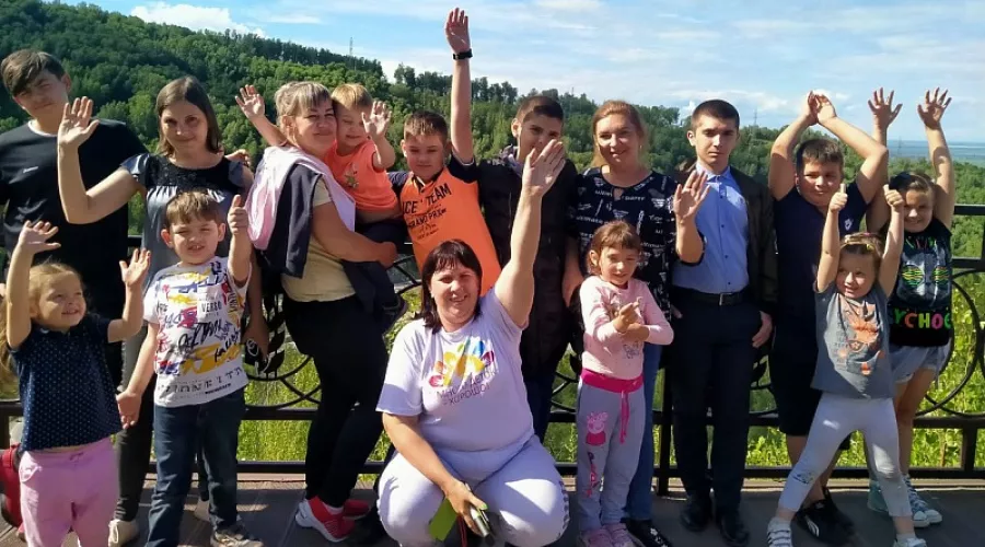 Социальный туризм: детям из многодетных семей показали Белокуриху