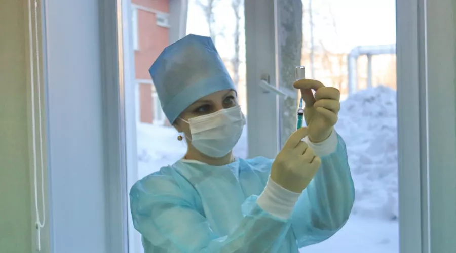 В России появится еще одна вакцина от ковида, которую будут вводить три раза