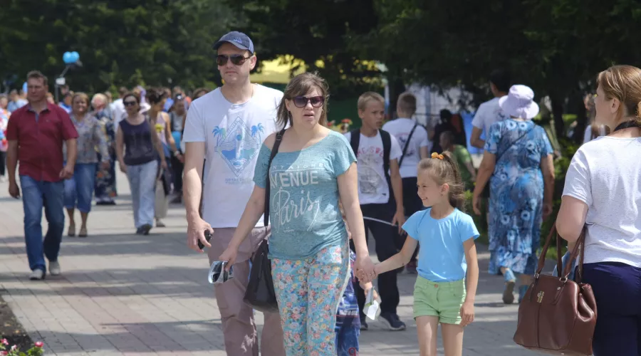 Выплата для одиноких родителей из Алтайского края меньше, чем по РФ