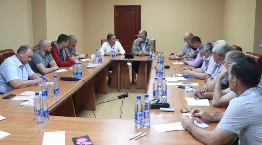 В Бийске прошло совещание по вопросу возобновления работы «Алтайского бройлера»