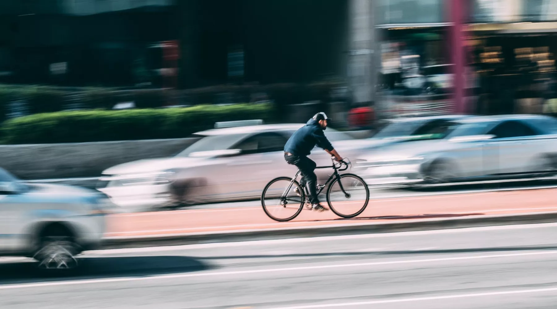 Велосипедисты в Бийске создают аварийные ситуации на дорогах