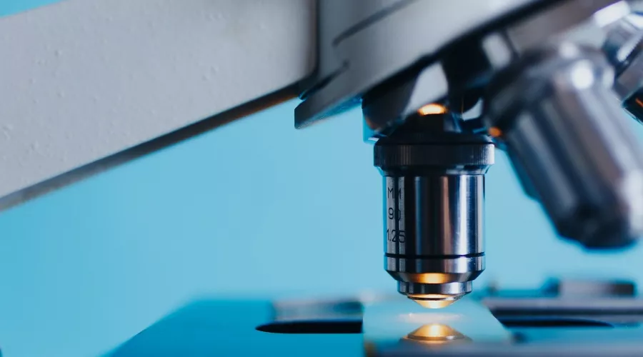 Ученик Бийского лицея установил мировой рекорд по сборке микроскопов 