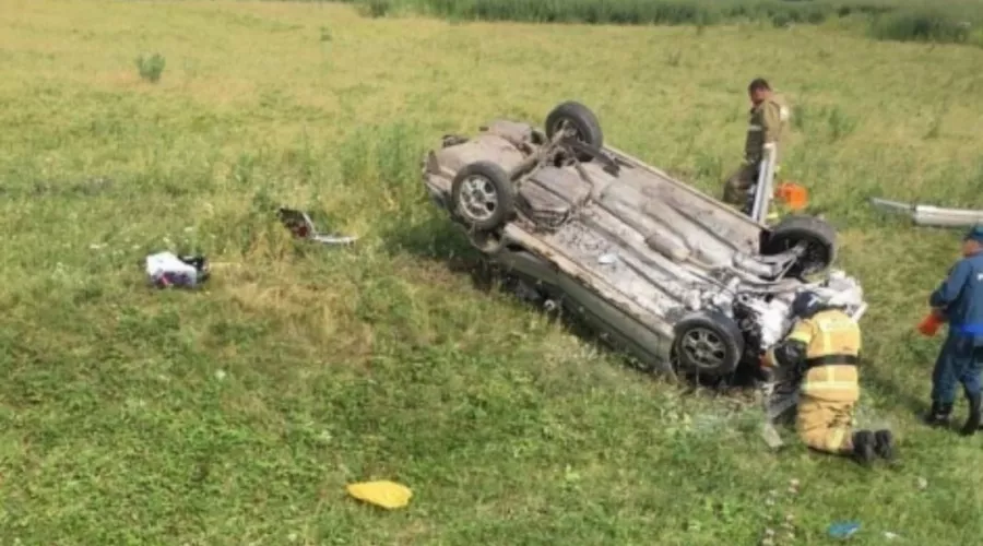 На трассе Бийск-Белокуриха произошло смертельное ДТП с «перевёртышем»