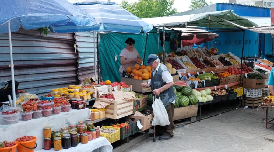 Ешьте свое: жителям Алтайского края рекомендовали только местные фрукты и овощи