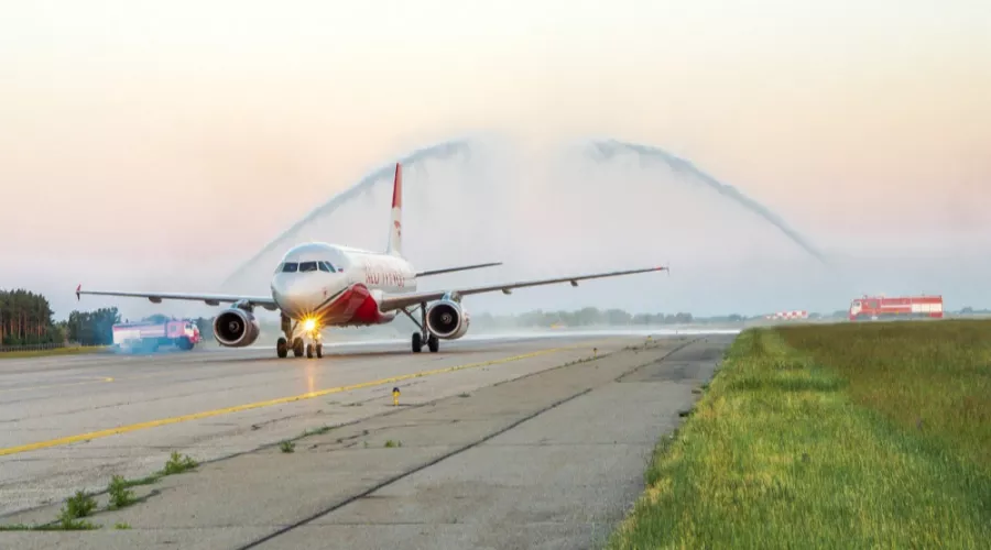 Авиакомпания Red Wings спустя месяц работы закрыла рейс Москва-Барнаул