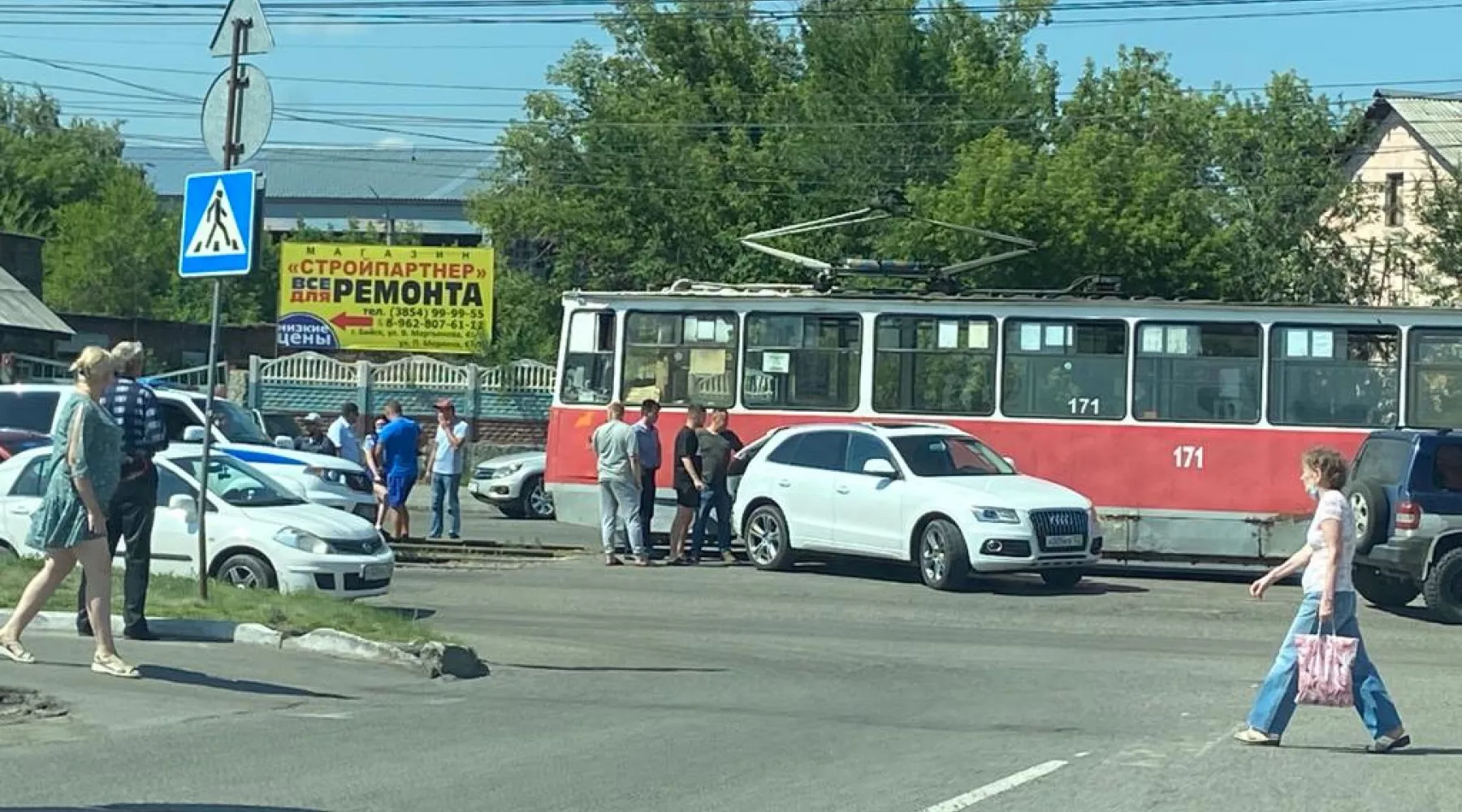 В Бийске из-за ДТП на путях парализовано движение трамваев