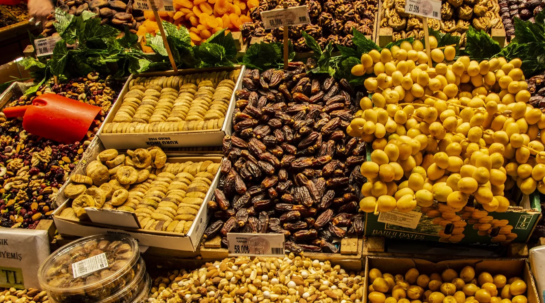 Лук, арбузы, сухофрукты и орехи из Казахстана не пустили в Алтайский край