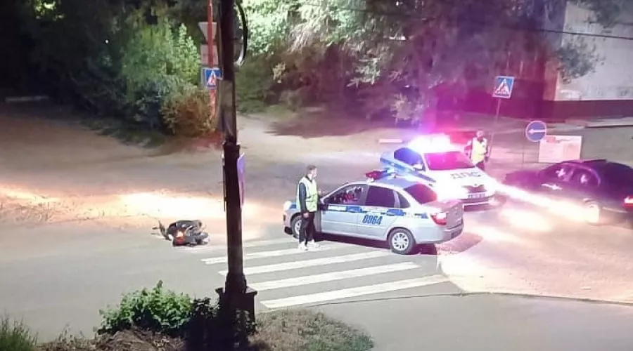 Погоня по-американски: скутерист в Бийске ночью пытался скрыться от полицейских