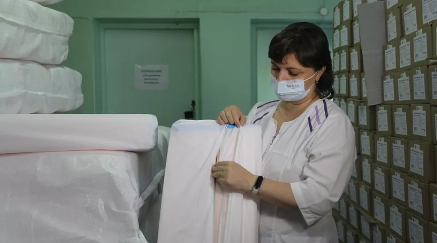 В ковидные госпитали Алтайского края поступили прон-подушки для больных 