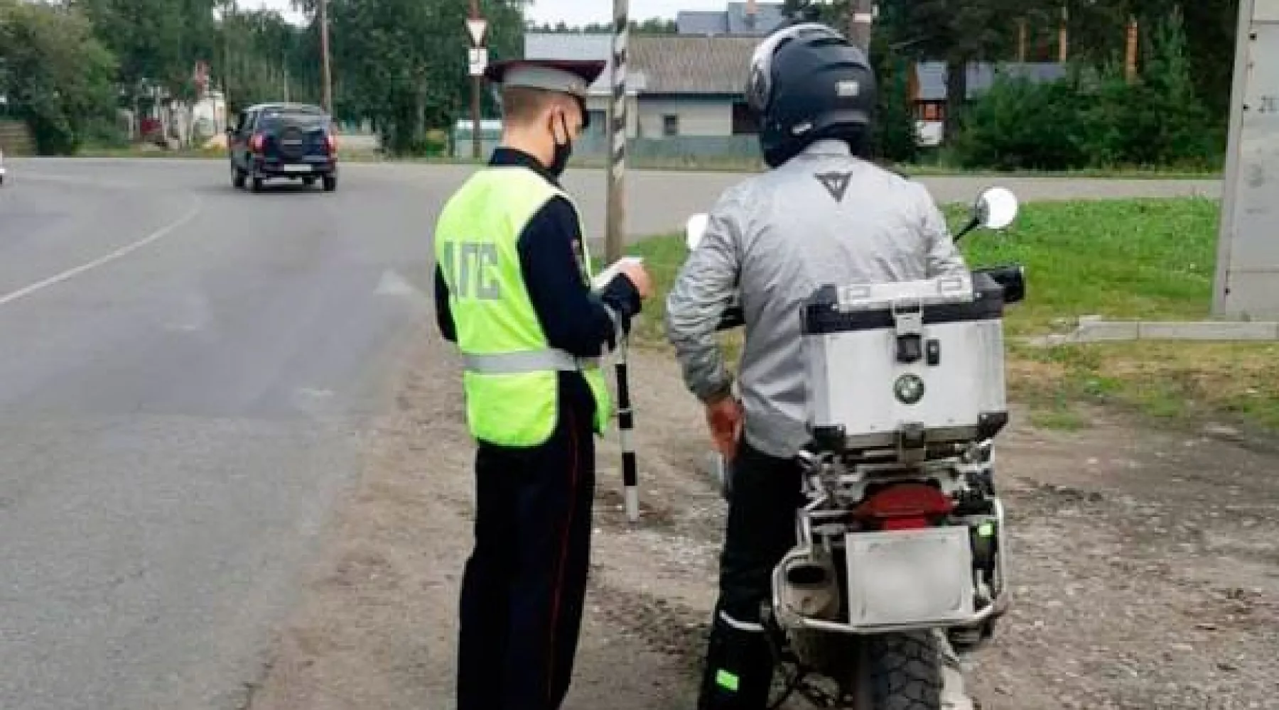 Байкеры находятся в центре внимания сотрудников ГИБДД Бийска 