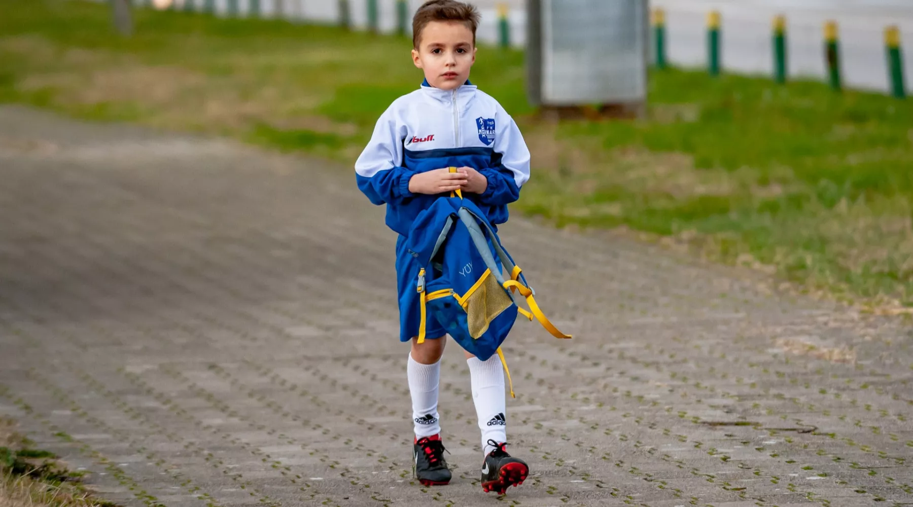 секции, кружки, спорт, ребенок, футболист, дополнительное образование