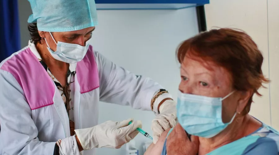 Алтайский край оказался в конце списка регионов по темпам вакцинации