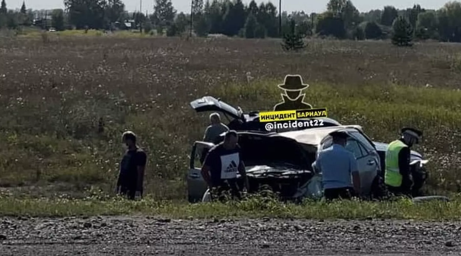 На въезде в Бийск у Шубенки два автомобиля столкнулись в лобовом ДТП 