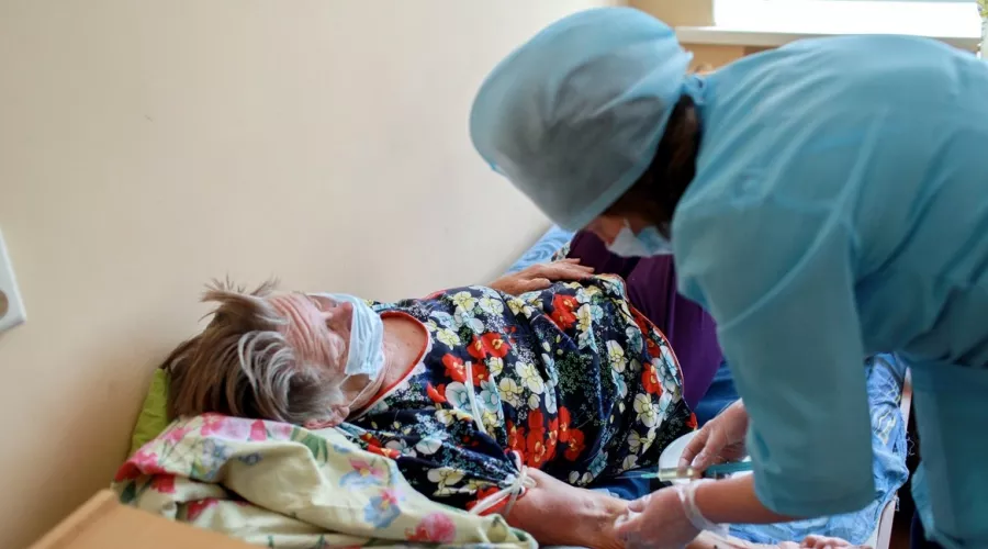 Почти 1,5 тысячи медиков не хватает системе здравоохранения Алтайского края 